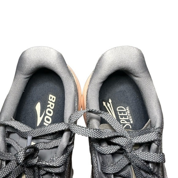 Brooks Launch 10 womens 7.5 grey/crystal grey/pale Peach colorway breathable run - Picture 9 of 10
